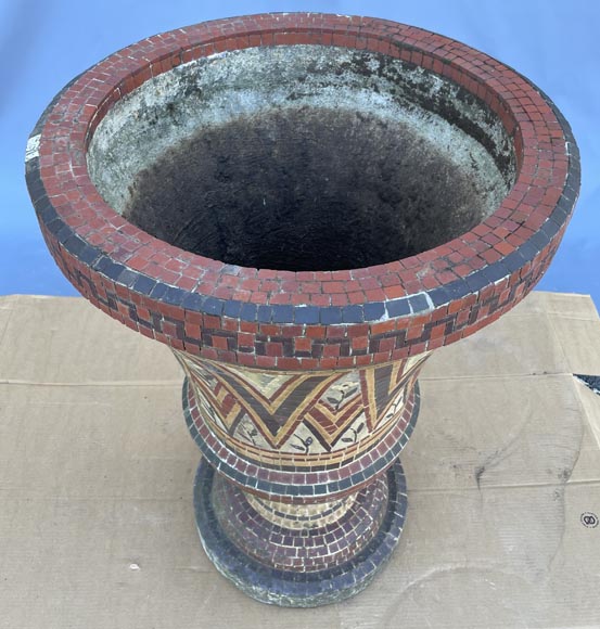 Quatre vases de jardin en mosaïque Quatre vases de jardin en mosaïque-5