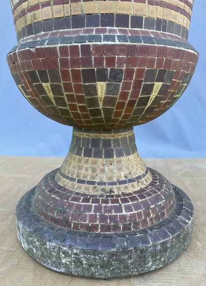 Quatre vases de jardin en mosaïque Quatre vases de jardin en mosaïque-10