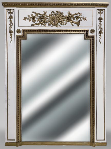 Trumeau de style Louis XV au décor d’instruments de musique Trumeau de style Louis XV au décor d’instruments de musique-0