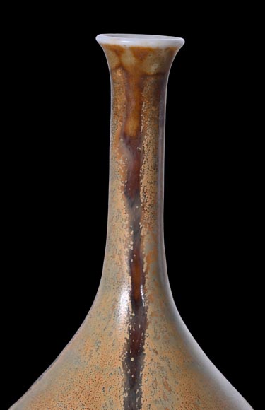 Taxile DOAT, Soliflore en porcelaine, monogrammé « TD » Taxile DOAT, Soliflore en porcelaine, monogrammé « TD »-1