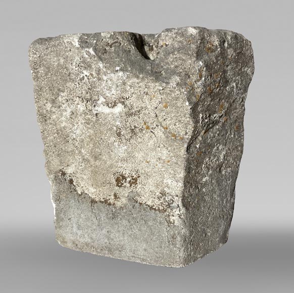 Chapiteau médiéval orné d’une tête de démon, XIIe siècle Chapiteau médiéval orné d’une tête de démon, XIIe siècle-8