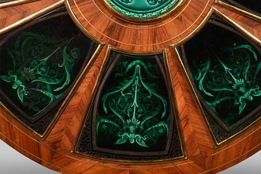 Un guéridon au décor d’émail rarissime de la faïencerie de Rubelles Un guéridon au décor d’émail rarissime de la faïencerie de Rubelles-4