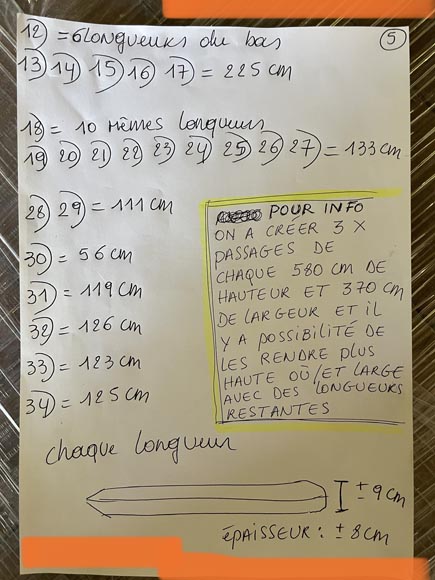 Ensemble d'éléments décoratifs de façade de magasin Ensemble d'éléments décoratifs de façade de magasin-27