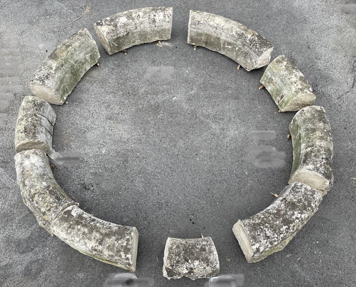 Bassin en pierre du XVIIIe siècle Bassin en pierre du XVIIIe siècle-4