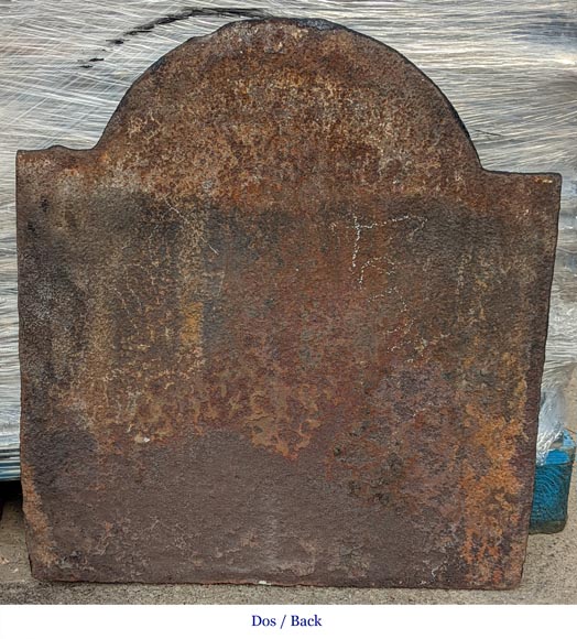 Plaque de cheminée du XVIIe siècle aux armoiries de Jérôme de La Chasseigne Plaque de cheminée du XVIIe siècle aux armoiries de Jérôme de La Chasseigne-6