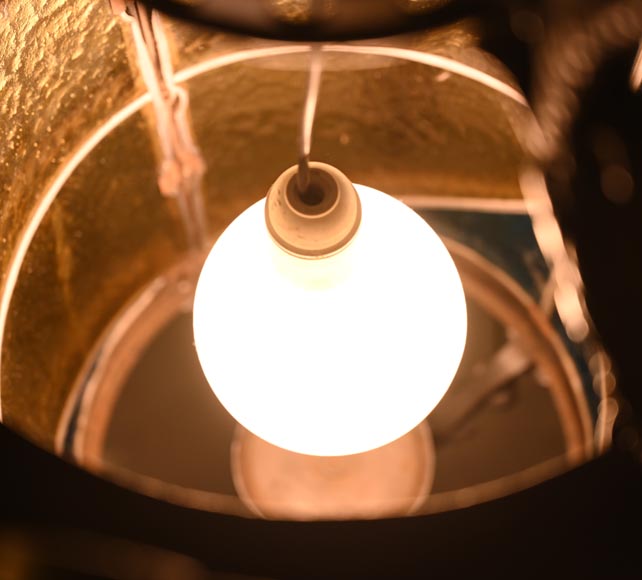 Paire de lanternes néogothiques aux fleurs de lys et aux dauphins, vers 1895 Paire de lanternes néogothiques aux fleurs de lys et aux dauphins, vers 1895-13