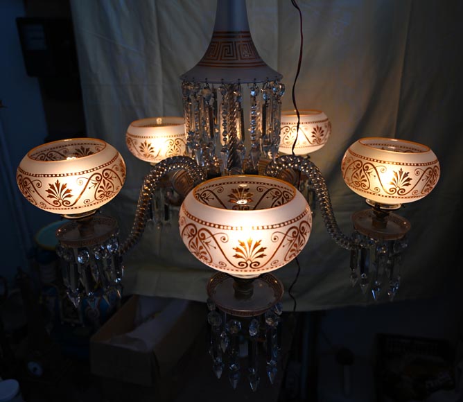 BACCARAT, Lustre néo-grec en cristal à cinq lumières, après 1875 BACCARAT, Lustre néo-grec en cristal à cinq lumières, après 1875-8