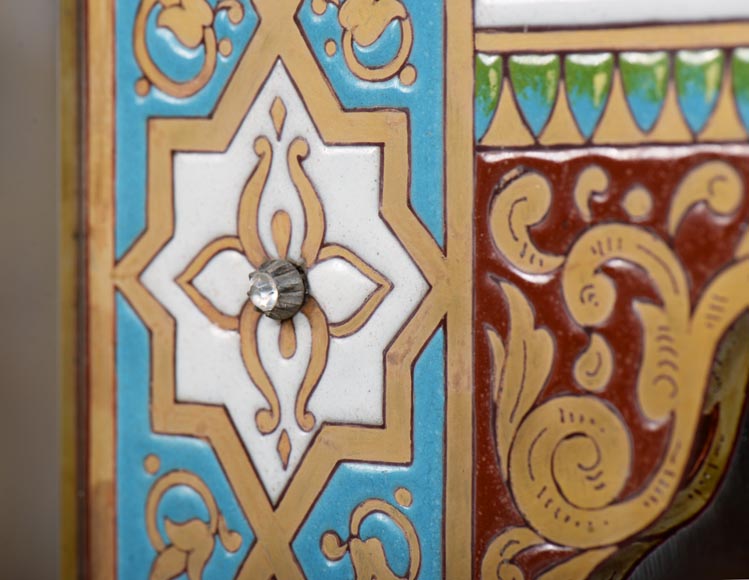 Miroir au décor émaillé polychrome d’inspiration nasride signé et daté 1886 Miroir au décor émaillé polychrome d’inspiration nasride signé et daté 1886-8