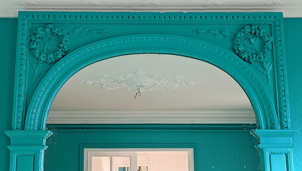 Petit trumeau de style Louis XVI à fronton décoré en demi cercle Petit trumeau de style Louis XVI à fronton décoré en demi cercle-1