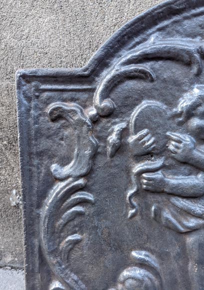 Plaque de cheminée aux putti Plaque de cheminée aux putti-2