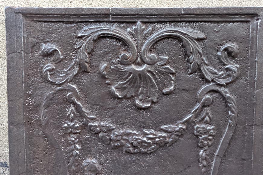 Plaque de cheminée représentant le mythe d'Athena et Arachné Plaque de cheminée représentant le mythe d'Athena et Arachné-1