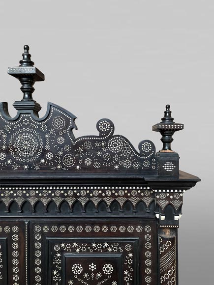 Cabinet en palissandre, marqueterie d’os et de bois clair Cabinet en palissandre, marqueterie d’os et de bois clair-2