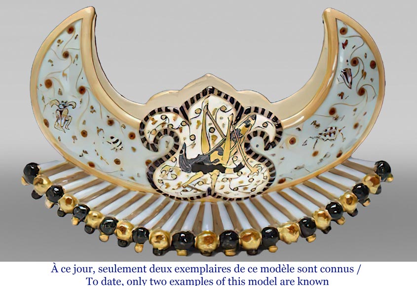 Un précieux navire égyptien, une faïence rare d’Emile GALLÉ Un précieux navire égyptien, une faïence rare d’Emile GALLÉ-1