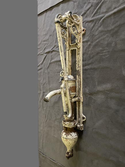 Pompe à eau en applique en fonte Pompe à eau en applique en fonte-1