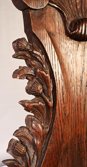 DECK Théodore, miroir monumental en chêne orné de médaillons en faïence verte DECK Théodore, miroir monumental en chêne orné de médaillons en faïence verte-10