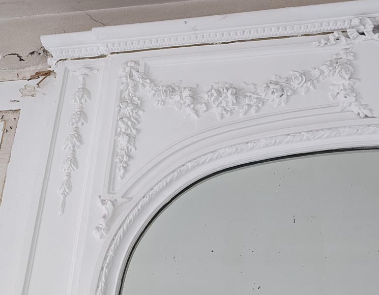 Trumeau de style Louis XVI arrondi orné d'une guirlande de fleurs Trumeau de style Louis XVI arrondi orné d'une guirlande de fleurs-3