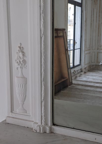 Trumeau de style Louis XVI arrondi orné d'une guirlande de fleurs Trumeau de style Louis XVI arrondi orné d'une guirlande de fleurs-6