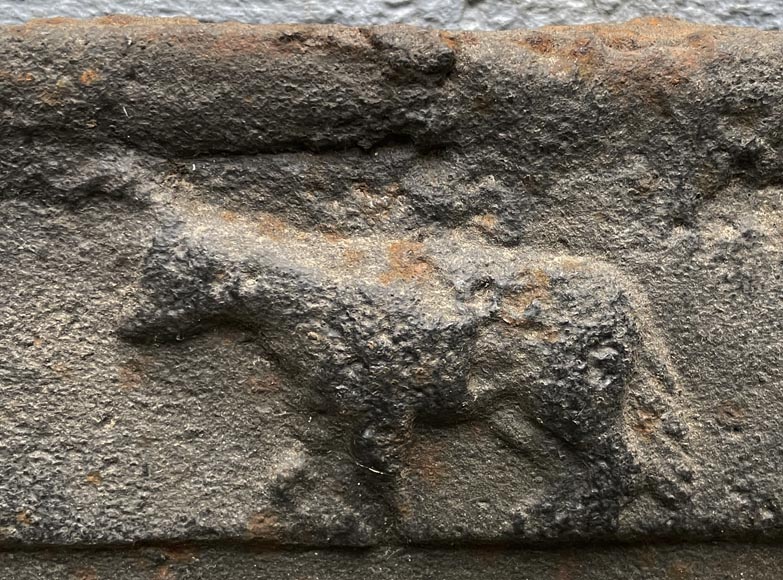 Plaque de cheminée de 1561 aux armes d’alliance de Jacques de Tige et de Blanche de Villelongue Plaque de cheminée de 1561 aux armes d’alliance de Jacques de Tige et de Blanche de Villelongue-6