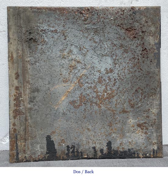 Plaque de cheminée du XVIIIe siècle ornée d’une guirlande de fleurs Plaque de cheminée du XVIIIe siècle ornée d’une guirlande de fleurs-4