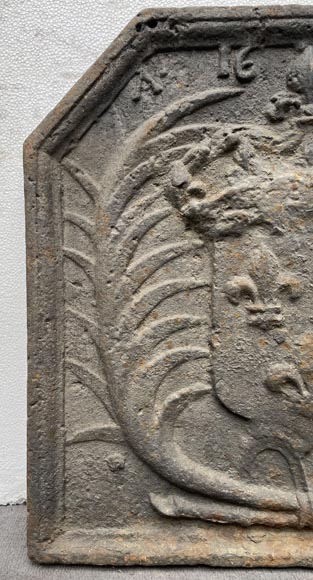 Plaque de cheminée datée de 1688 aux armes de France Plaque de cheminée datée de 1688 aux armes de France-6