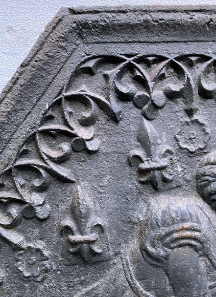 Plaque de cheminée du XVIIe siècle représentant une scène mythologique Plaque de cheminée du XVIIe siècle représentant une scène mythologique-4