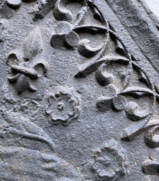 Plaque de cheminée du XVIIe siècle représentant une scène mythologique Plaque de cheminée du XVIIe siècle représentant une scène mythologique-5