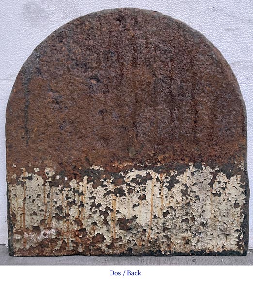 Plaque de cheminée du XVIIIe siècle aux trois lys couronnés, symboles des armes de France Plaque de cheminée du XVIIIe siècle aux trois lys couronnés, symboles des armes de France-5