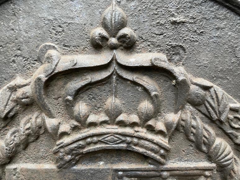 Plaque de cheminée du XVIIe siècle aux armes de France et de Navarre Plaque de cheminée du XVIIe siècle aux armes de France et de Navarre-2