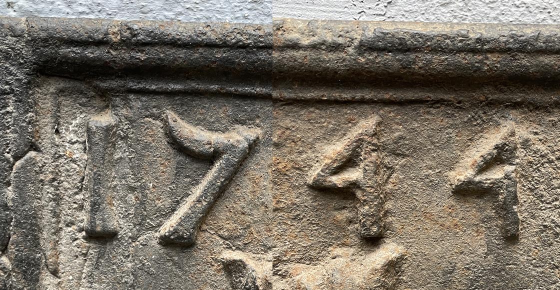Plaque de cheminée datée de 1744 aux armes d’un abbé Plaque de cheminée datée de 1744 aux armes d’un abbé-1