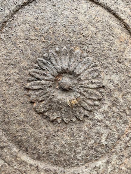 Plaque de cheminée du XVIIIe siècle aux armes couronné Plaque de cheminée du XVIIIe siècle aux armes couronné-6