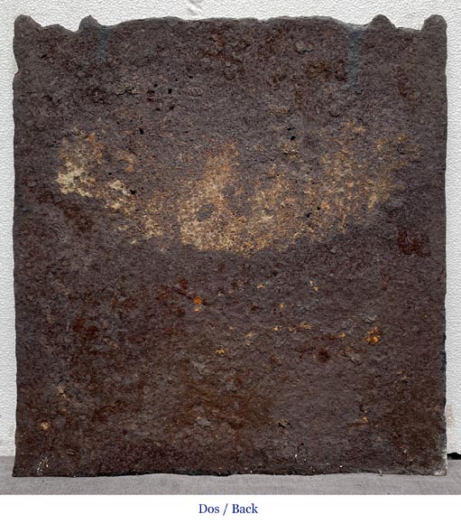 Plaque de cheminée du XVIIIe siècle représentant les symboles de la monarchie française Plaque de cheminée du XVIIIe siècle représentant les symboles de la monarchie française-4