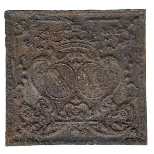 Plaque de cheminée du XVIIIe siècles aux deux écus