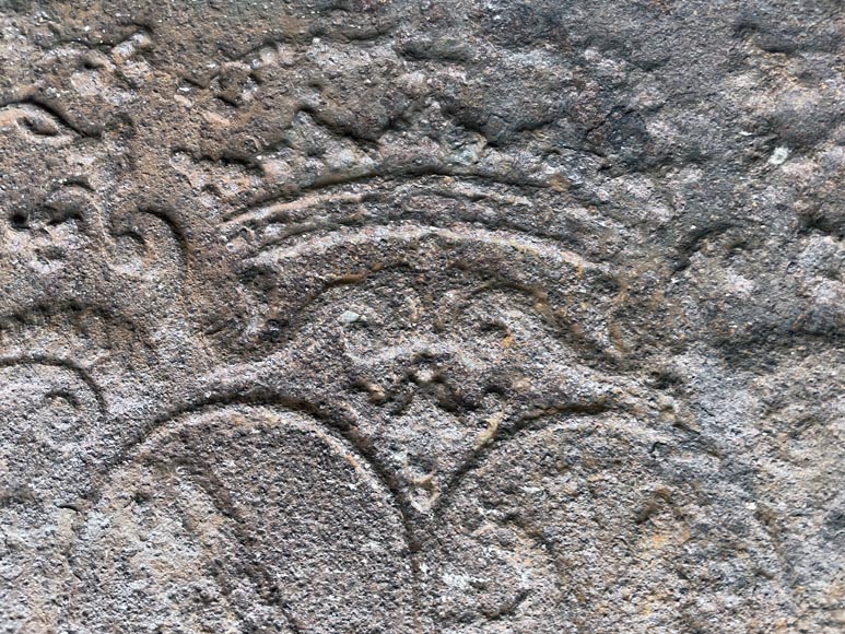 Plaque de cheminée du XVIIIe siècles aux deux écus Plaque de cheminée du XVIIIe siècles aux deux écus-4