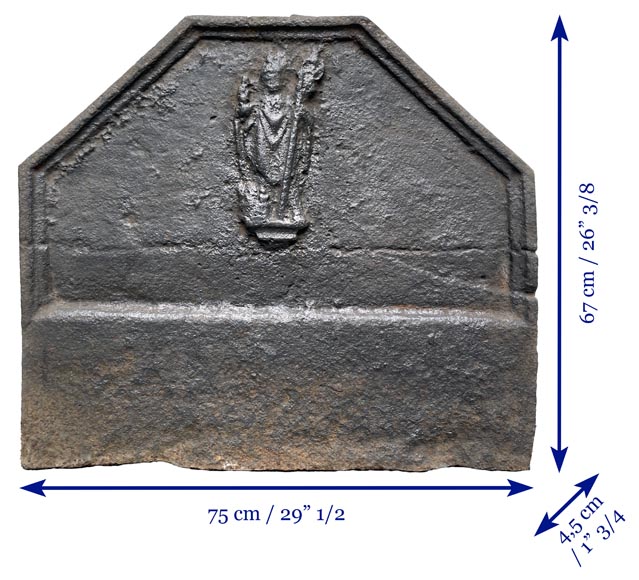 Plaque de cheminée du XVIe siècle figurant un évêque ou un saint Plaque de cheminée du XVIe siècle figurant un évêque ou un saint-5