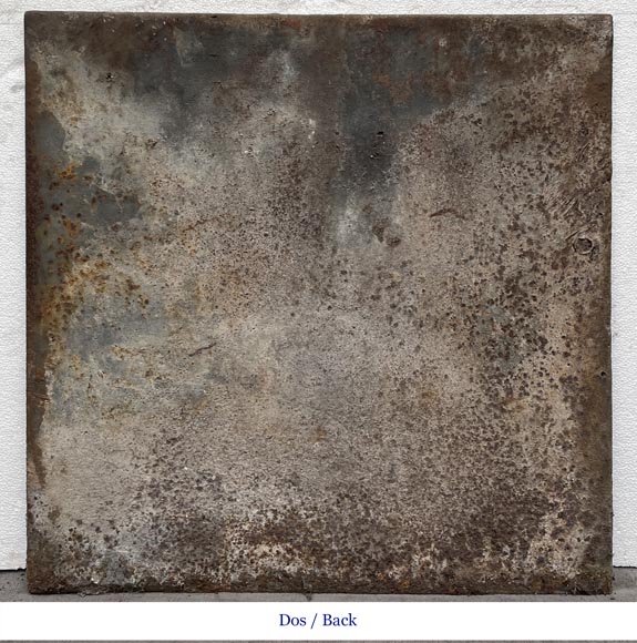 Plaque de cheminée du XIXe siècle représentant une scène de poursuite d’un chat probablement tirée d’un conte Plaque de cheminée du XIXe siècle représentant une scène de poursuite d’un chat probablement tirée d’un conte-4