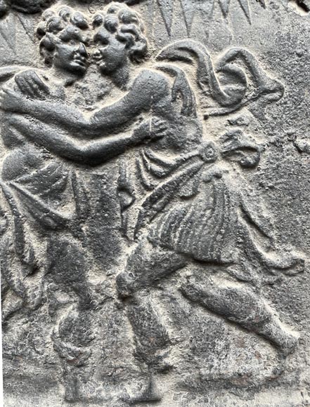 Plaque de cheminée du XVIIIe siècle figurant une scène de conciliation Plaque de cheminée du XVIIIe siècle figurant une scène de conciliation-2