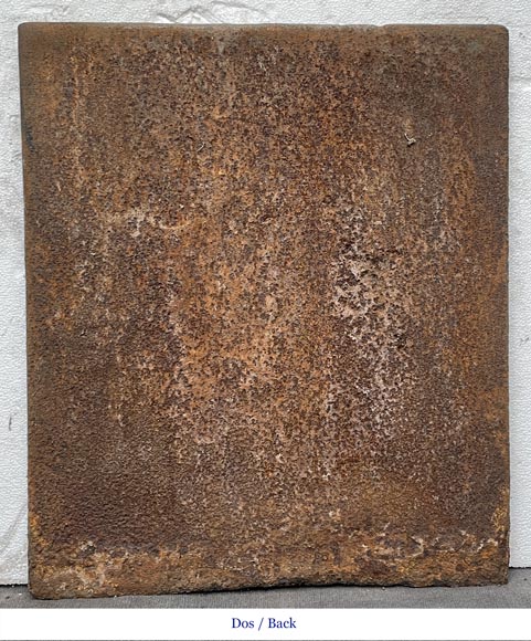 Plaque de cheminée du XVIIIe siècle représentant les armes de France et la couronne royale Plaque de cheminée du XVIIIe siècle représentant les armes de France et la couronne royale-5