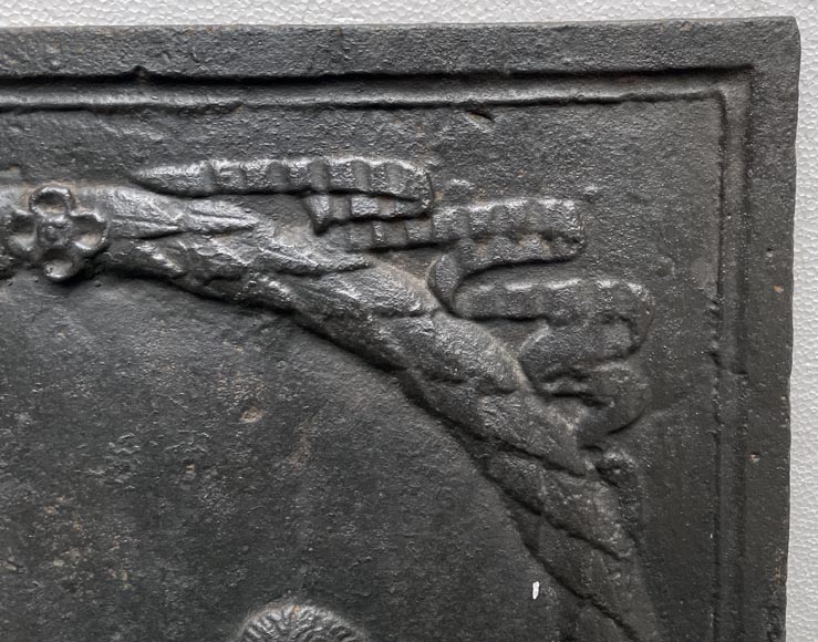 Plaque de cheminée du XVIIIe siècle figurant un amour s’amusant avec une chèvre Plaque de cheminée du XVIIIe siècle figurant un amour s’amusant avec une chèvre-5