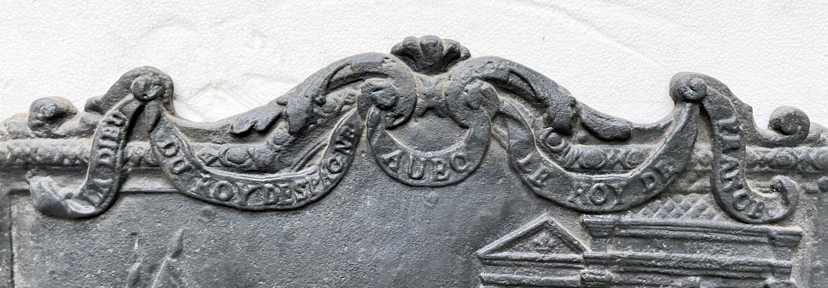 Plaque de cheminée, datant du XIXe siècle, de l’adieu du roi d’Espagne avec le roi de France Plaque de cheminée, datant du XIXe siècle, de l’adieu du roi d’Espagne avec le roi de France-1