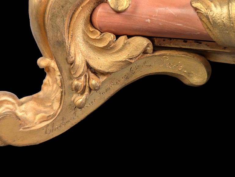 Fonderie Fumière & Cie, Lampe en marbre rose d’inspiration rocaille aux mascarons de bronze doré, vers 1906-1926 Fonderie Fumière & Cie, Lampe en marbre rose d’inspiration rocaille aux mascarons de bronze doré, vers 1906-1926-12