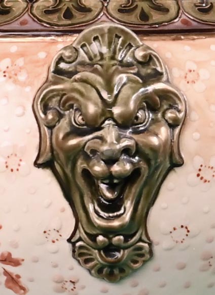 Le vase au Ara royal peint par Albert-Léon LEBARQUE et sa sellette d’origine. Le vase au Ara royal peint par Albert-Léon LEBARQUE et sa sellette d’origine.-4