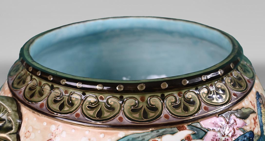 Le vase au Ara royal peint par Albert-Léon LEBARQUE et sa sellette d’origine. Le vase au Ara royal peint par Albert-Léon LEBARQUE et sa sellette d’origine.-5