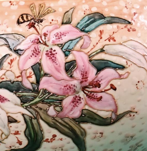 Le vase au Ara royal peint par Albert-Léon LEBARQUE et sa sellette d’origine. Le vase au Ara royal peint par Albert-Léon LEBARQUE et sa sellette d’origine.-8