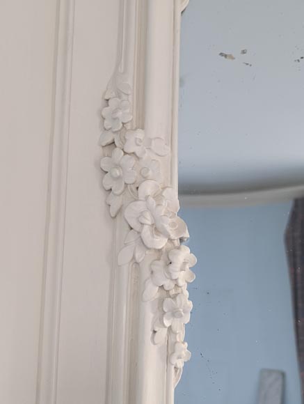 Trumeau d'époque Louis XV en bois sculpté peint au décor de guirlandes de fleurs Trumeau d'époque Louis XV en bois sculpté peint au décor de guirlandes de fleurs-5