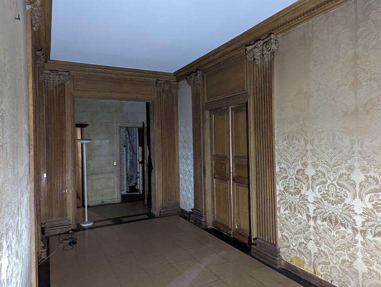 Boiserie de pilastres en chêne sculpté, XVIIIe siècle Boiserie de pilastres en chêne sculpté, XVIIIe siècle-4