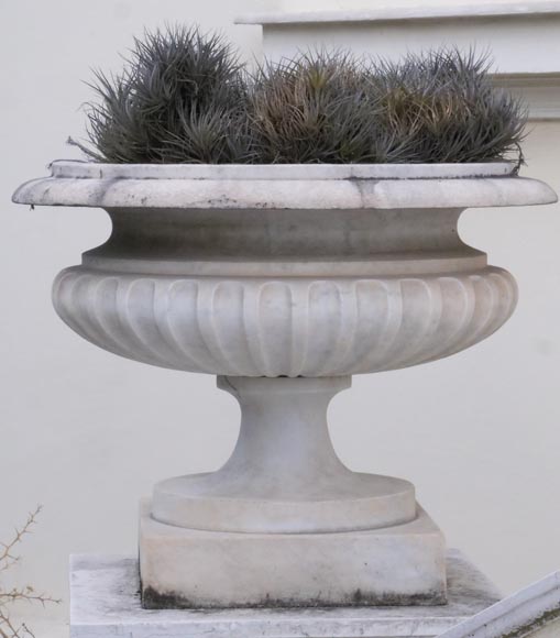 Paire de vasques de style classique en marbre Paire de vasques de style classique en marbre-2