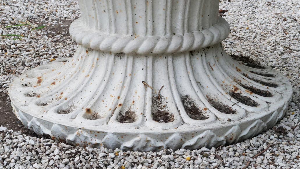 Vase de style Louis XVI à décor de cordage et de fleurs Vase de style Louis XVI à décor de cordage et de fleurs-5