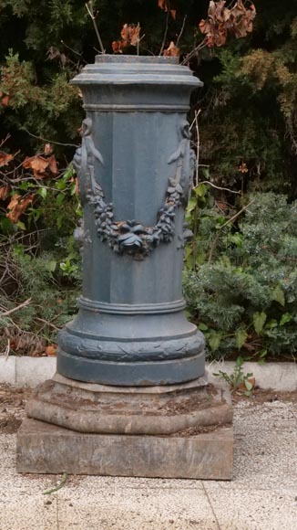 Socle en fonte au profil de femme Socle en fonte au profil de femme-2