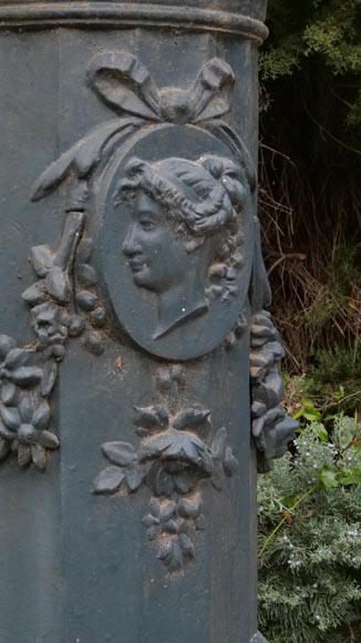 Socle en fonte au profil de femme Socle en fonte au profil de femme-4