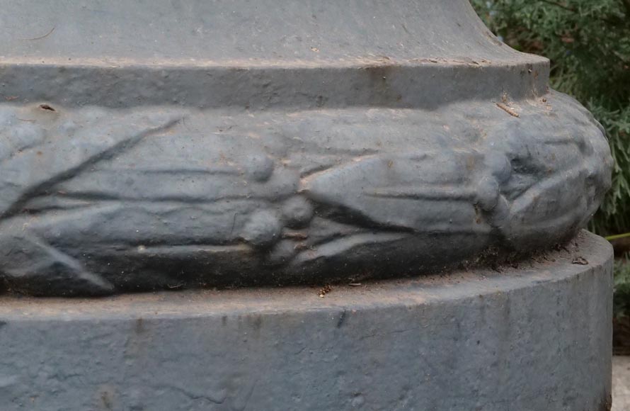 Socle en fonte au profil de femme Socle en fonte au profil de femme-7